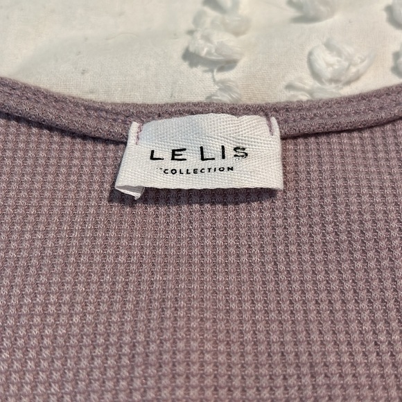 LE LIS COLLECTION TOP! - Picture 2 of 2